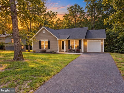 Homes For Sale - 205 Land Or Drive<br/> RUTHER GLEN, VA 22546
