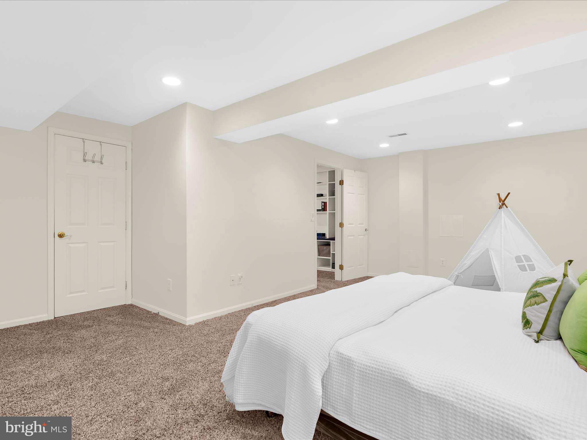 CARROLLTON MANOR - Residential