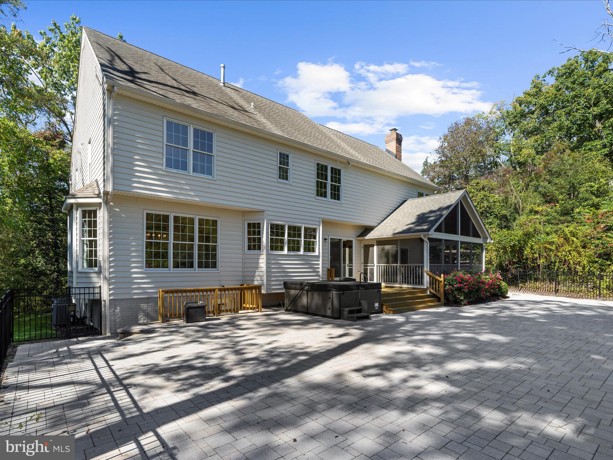 CARROLLTON MANOR - Residential