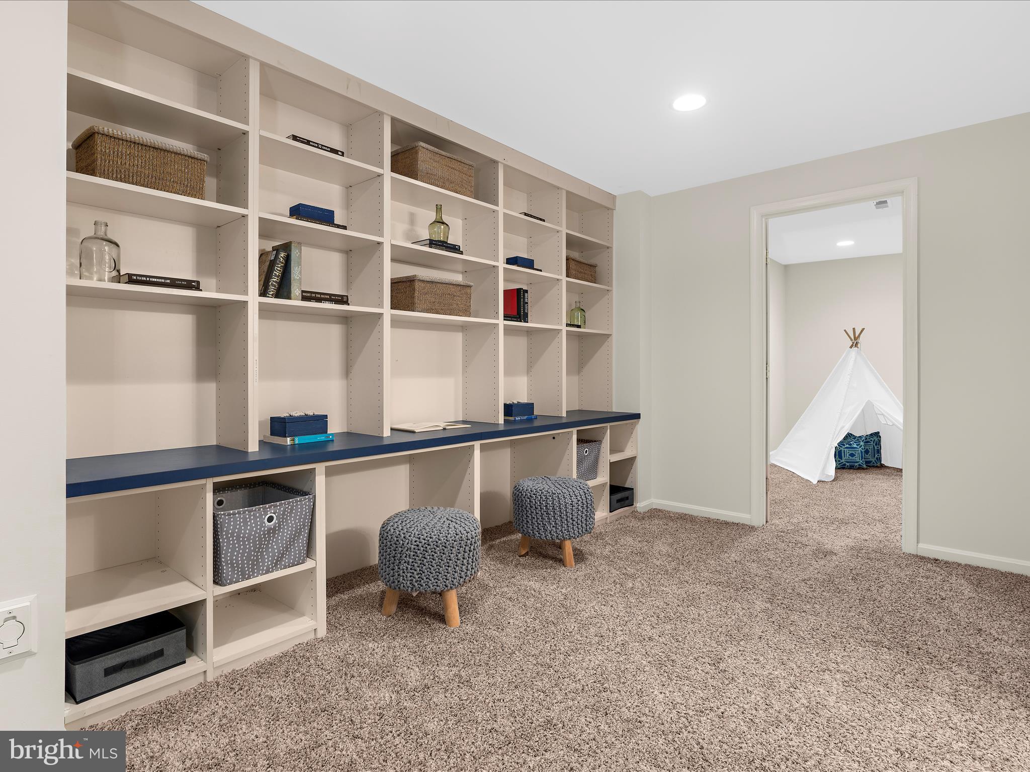 CARROLLTON MANOR - Residential