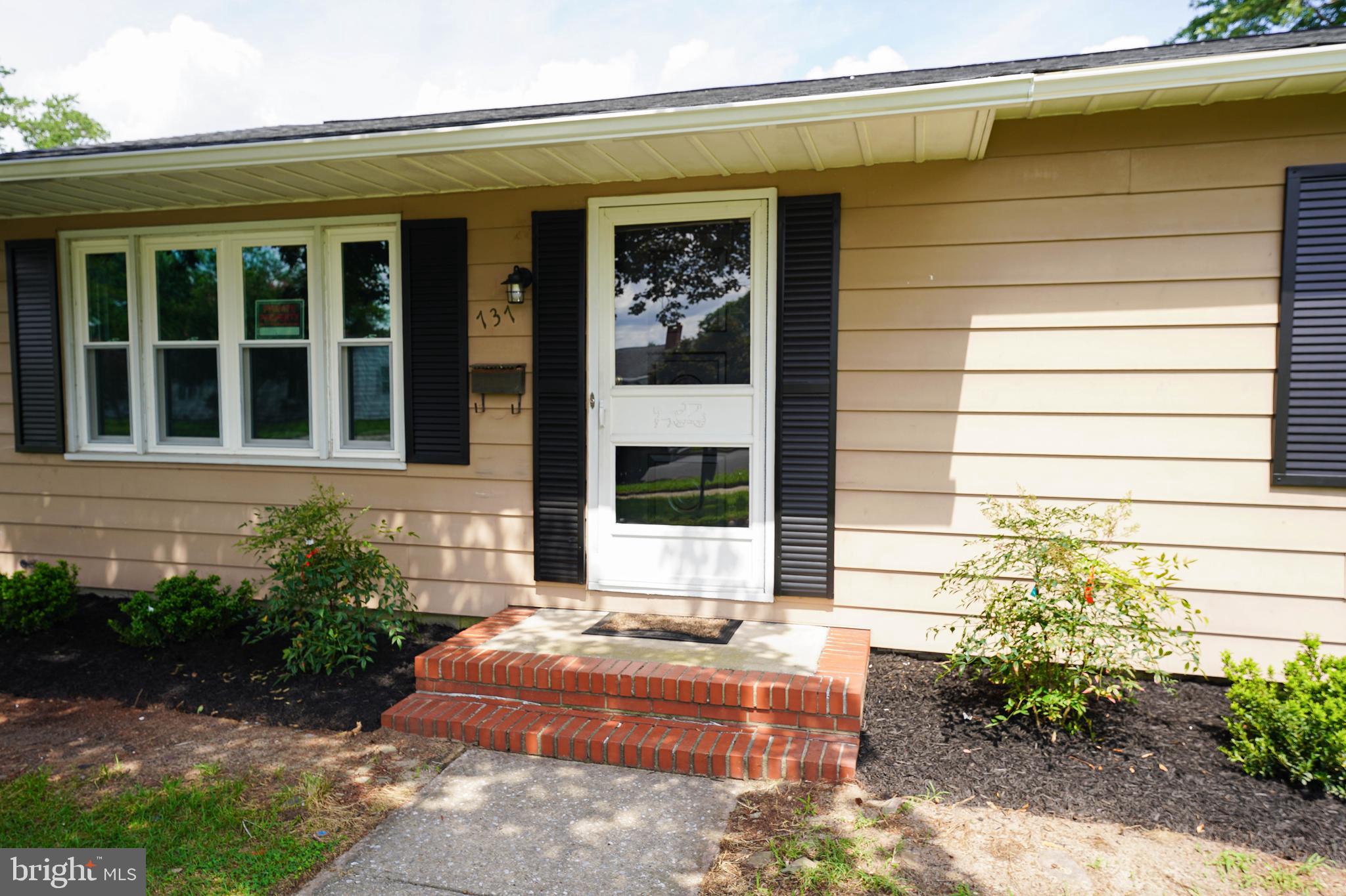 737 MAGNOLIA DRIVE