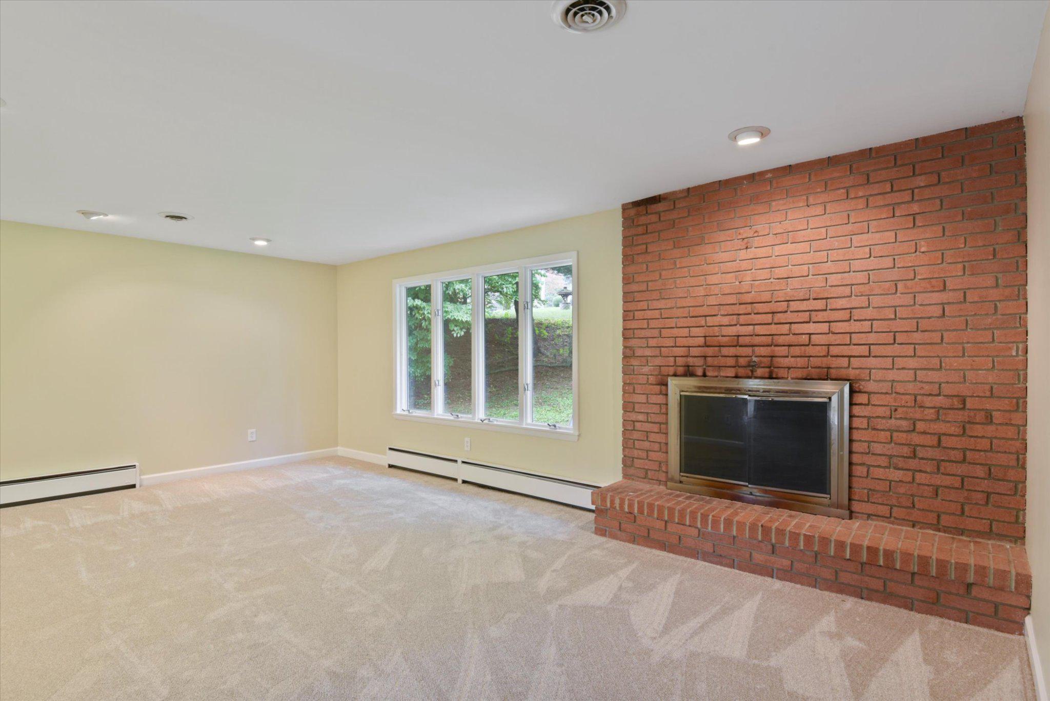 HAMPSTEAD HEIGHTS - Residential