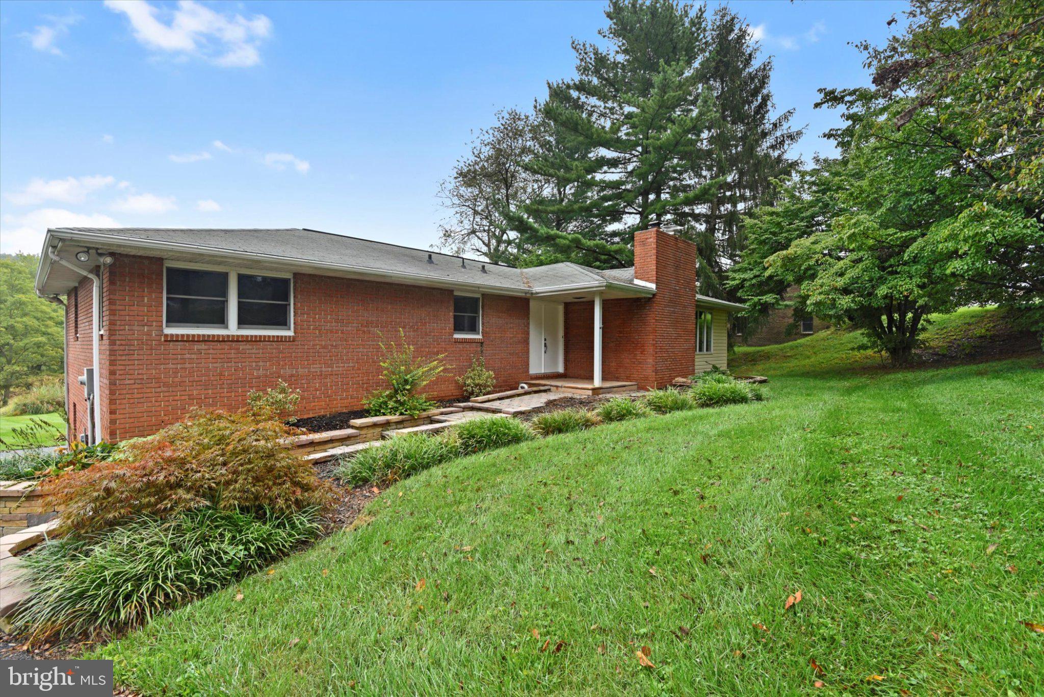 HAMPSTEAD HEIGHTS - Residential