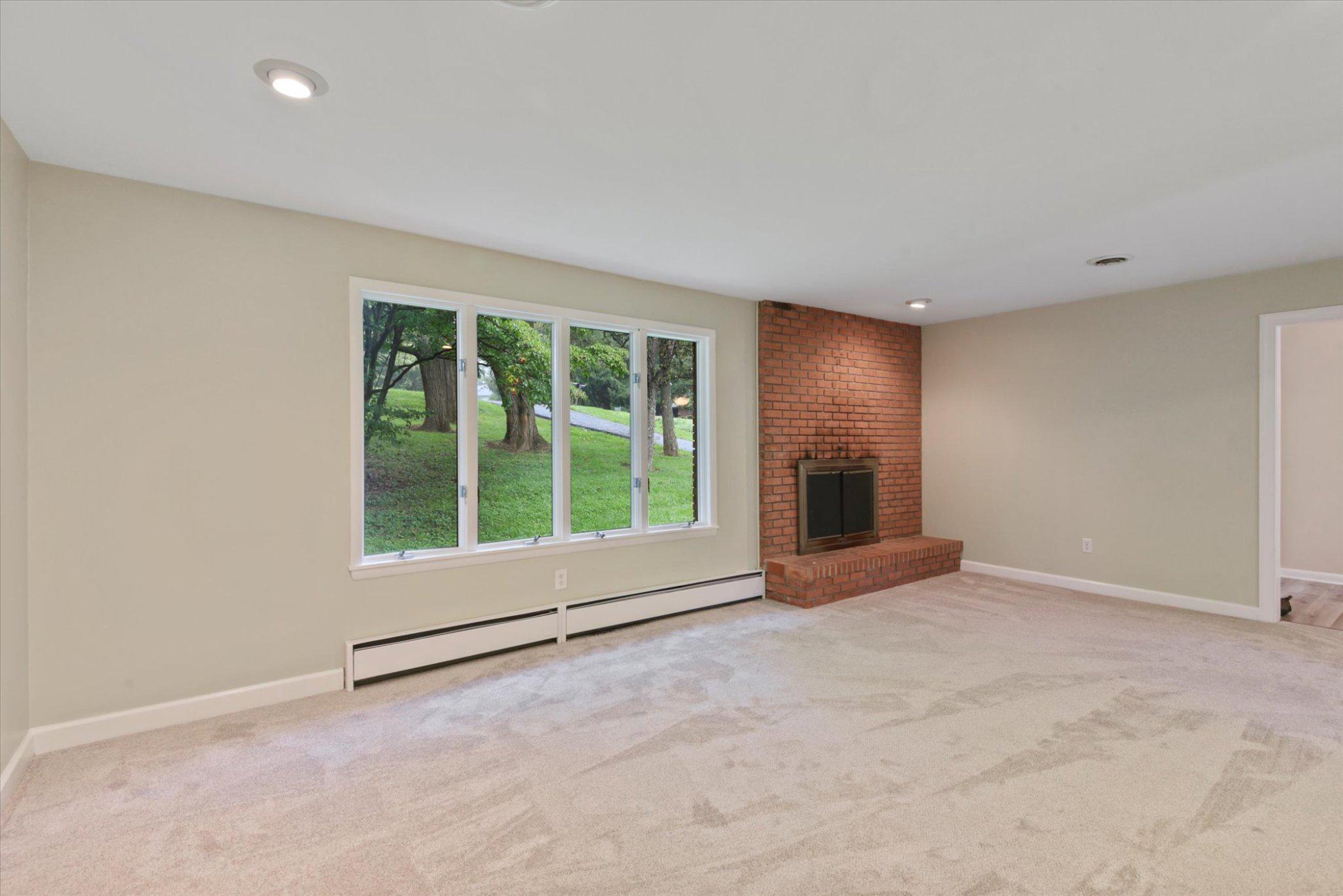 HAMPSTEAD HEIGHTS - Residential