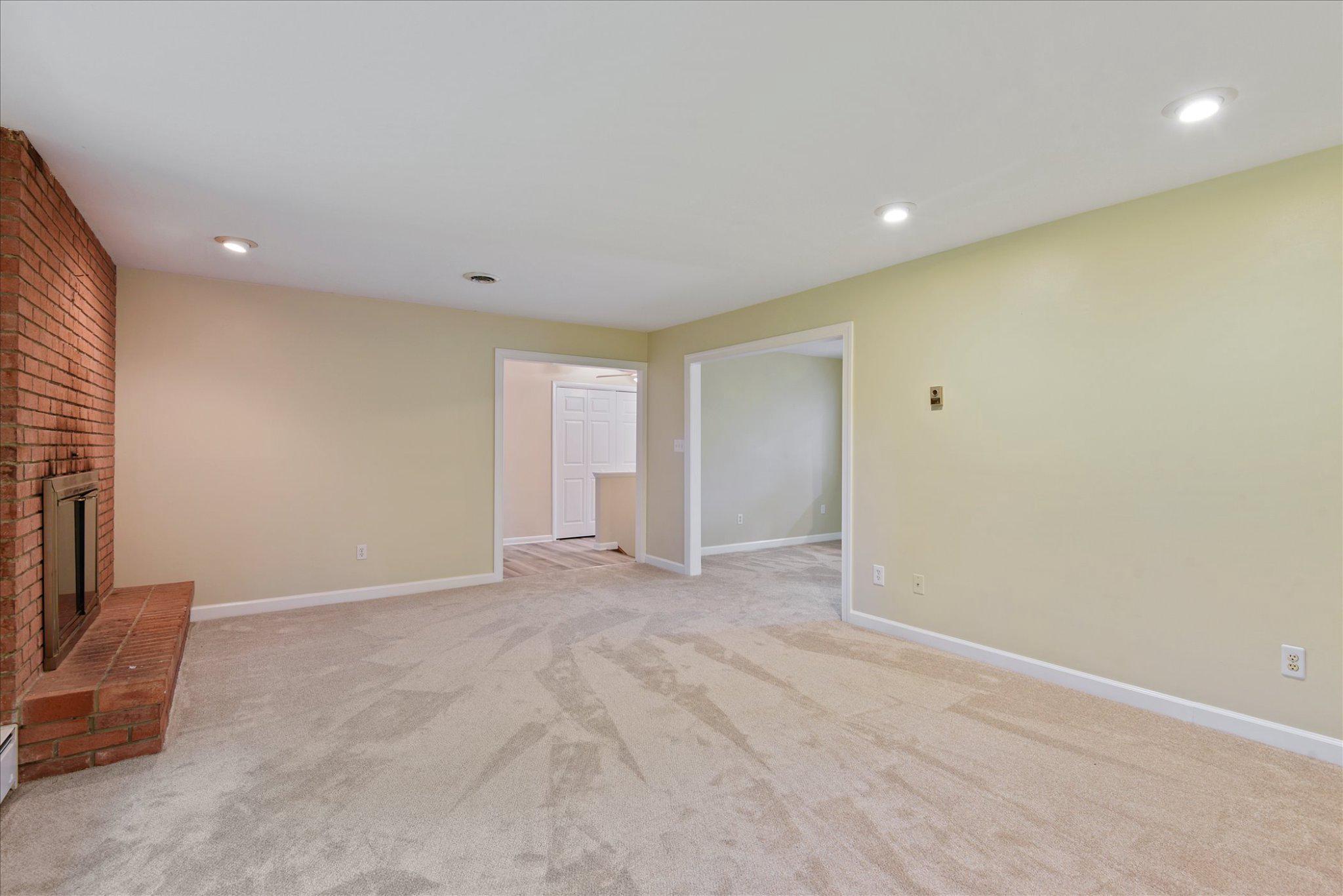 HAMPSTEAD HEIGHTS - Residential