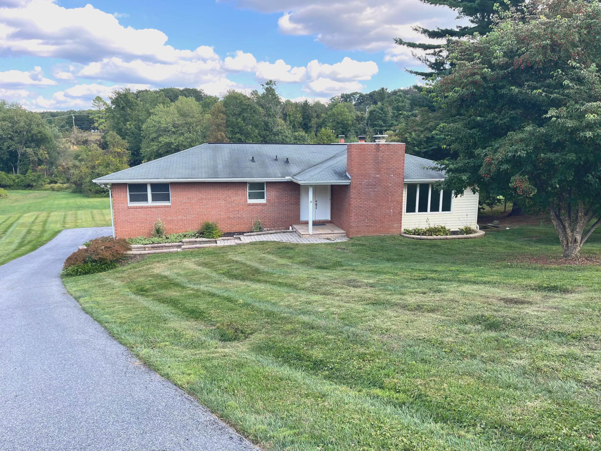 HAMPSTEAD HEIGHTS - Residential