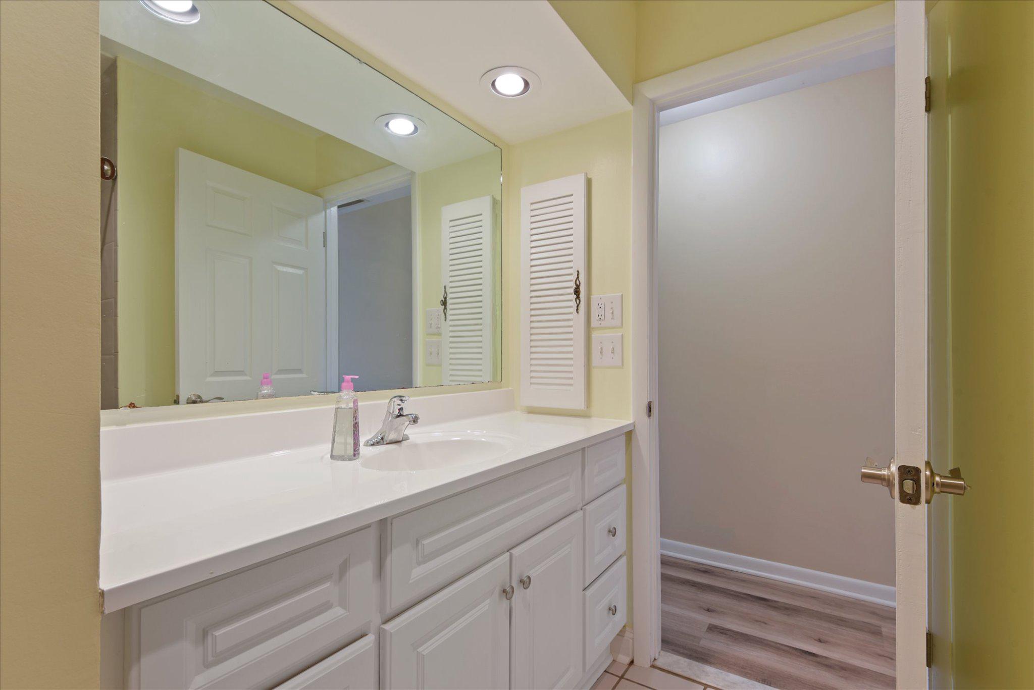 HAMPSTEAD HEIGHTS - Residential