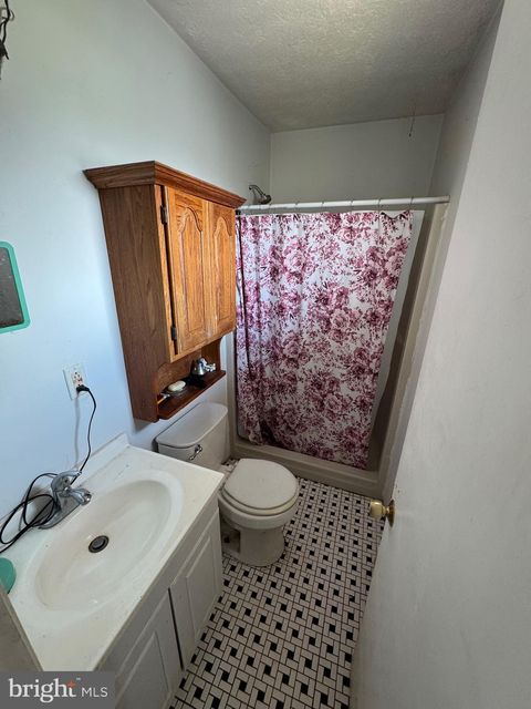 listing image 124