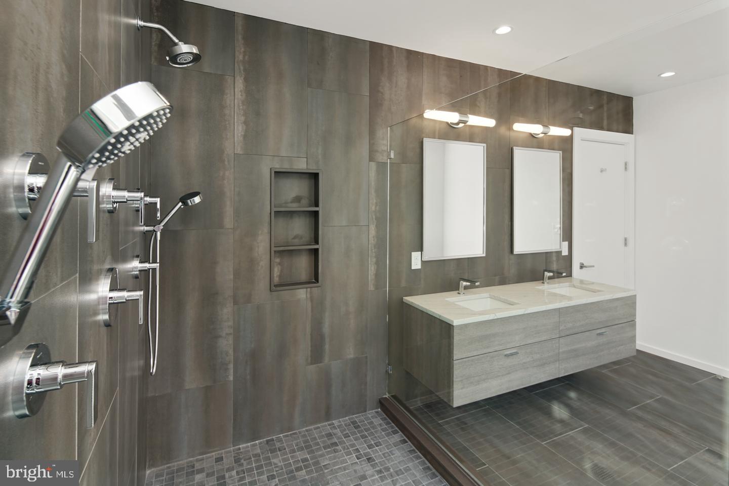 OLD CITY - Residential