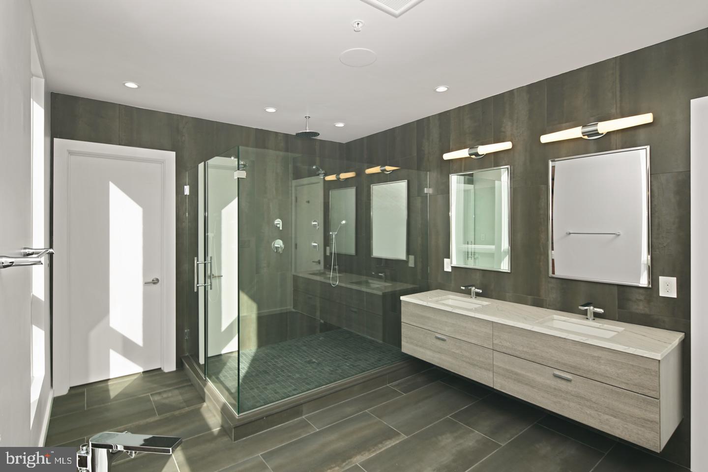 OLD CITY - Residential