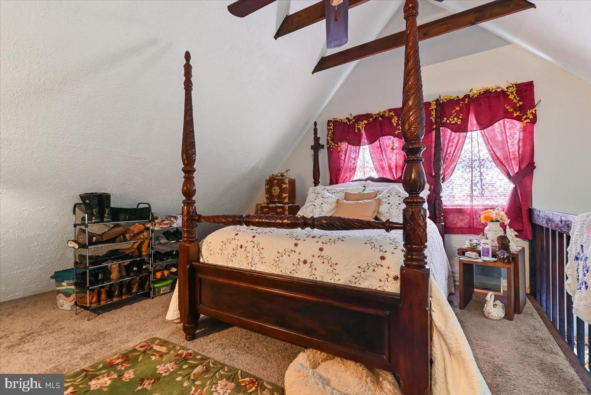 INDIAN MOUNTAIN LAKES - Residential Income