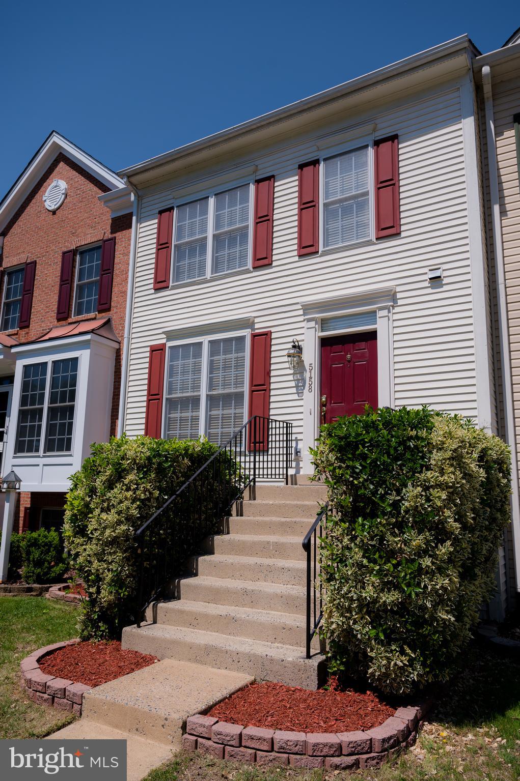 5158 RACE POINTE PLACE
