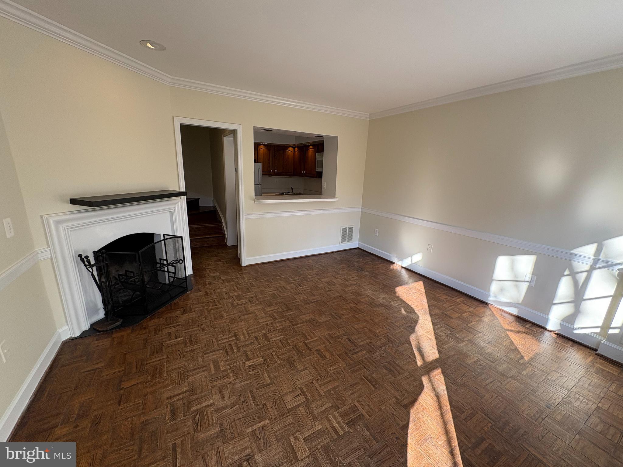 BROCKETTS CROSSING - Residential Lease