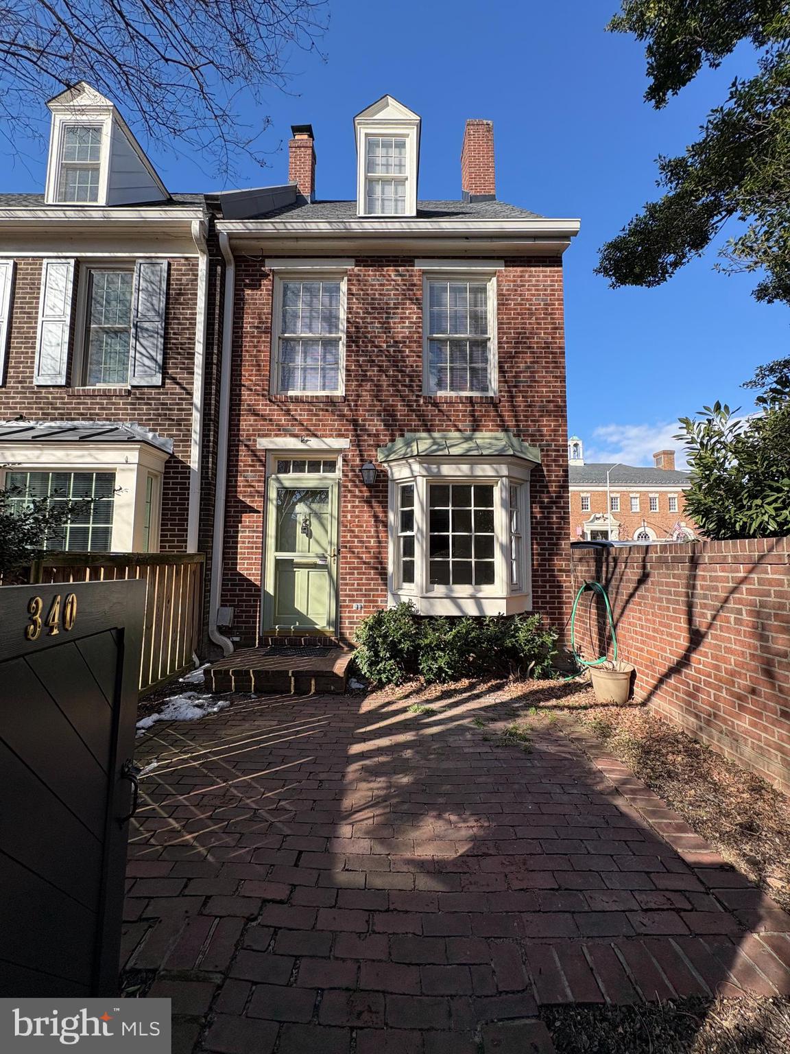 BROCKETTS CROSSING - Residential Lease