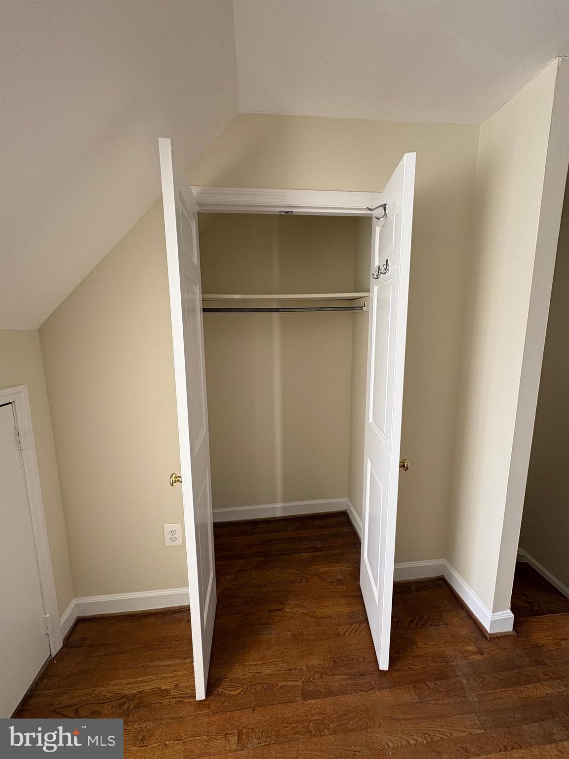 BROCKETTS CROSSING - Residential Lease