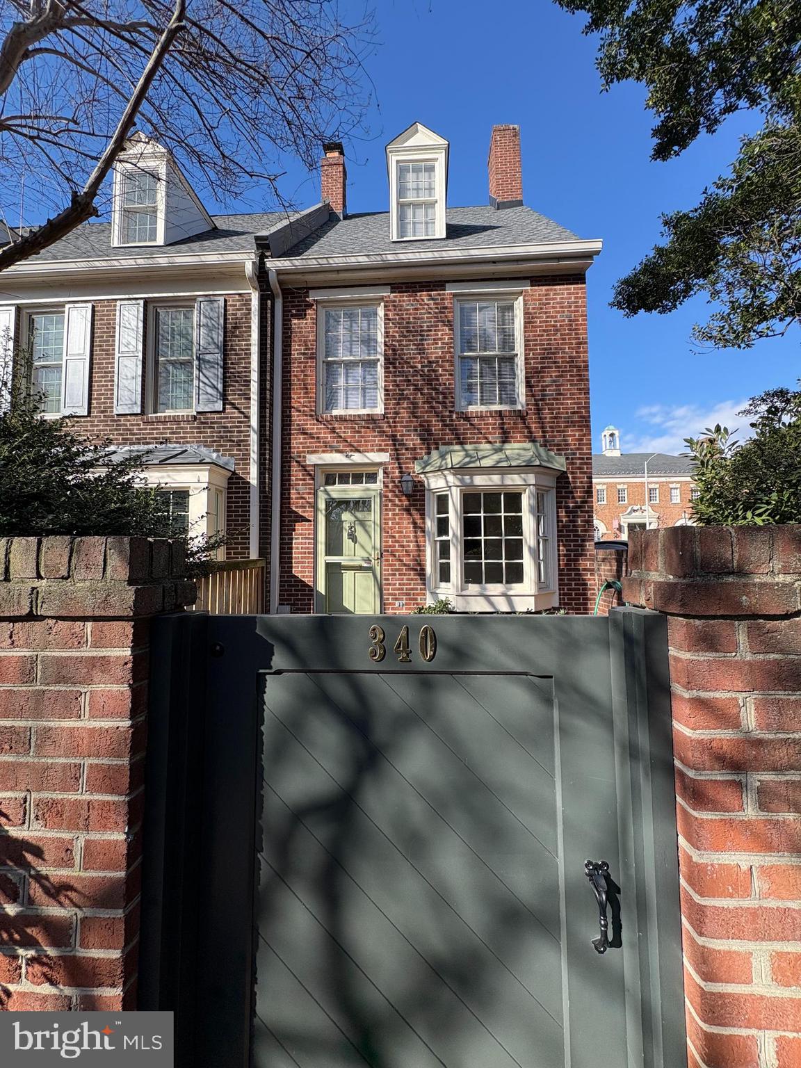 BROCKETTS CROSSING - Residential Lease