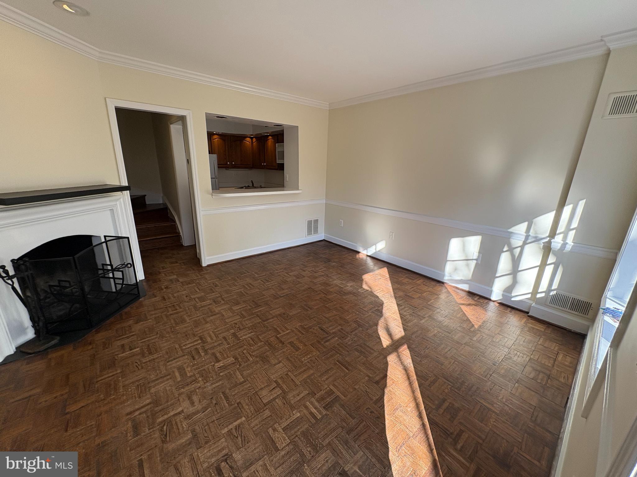 BROCKETTS CROSSING - Residential Lease