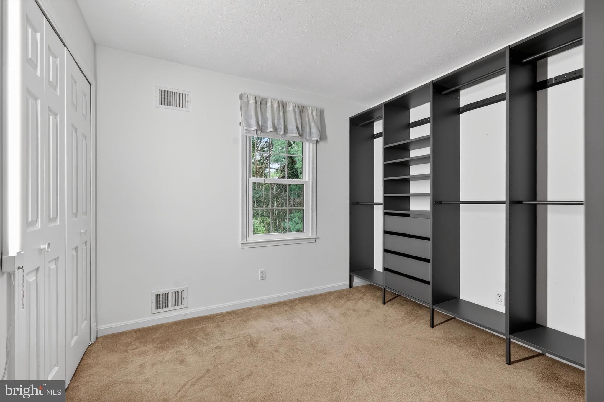 SNOWDENS MILL - Residential