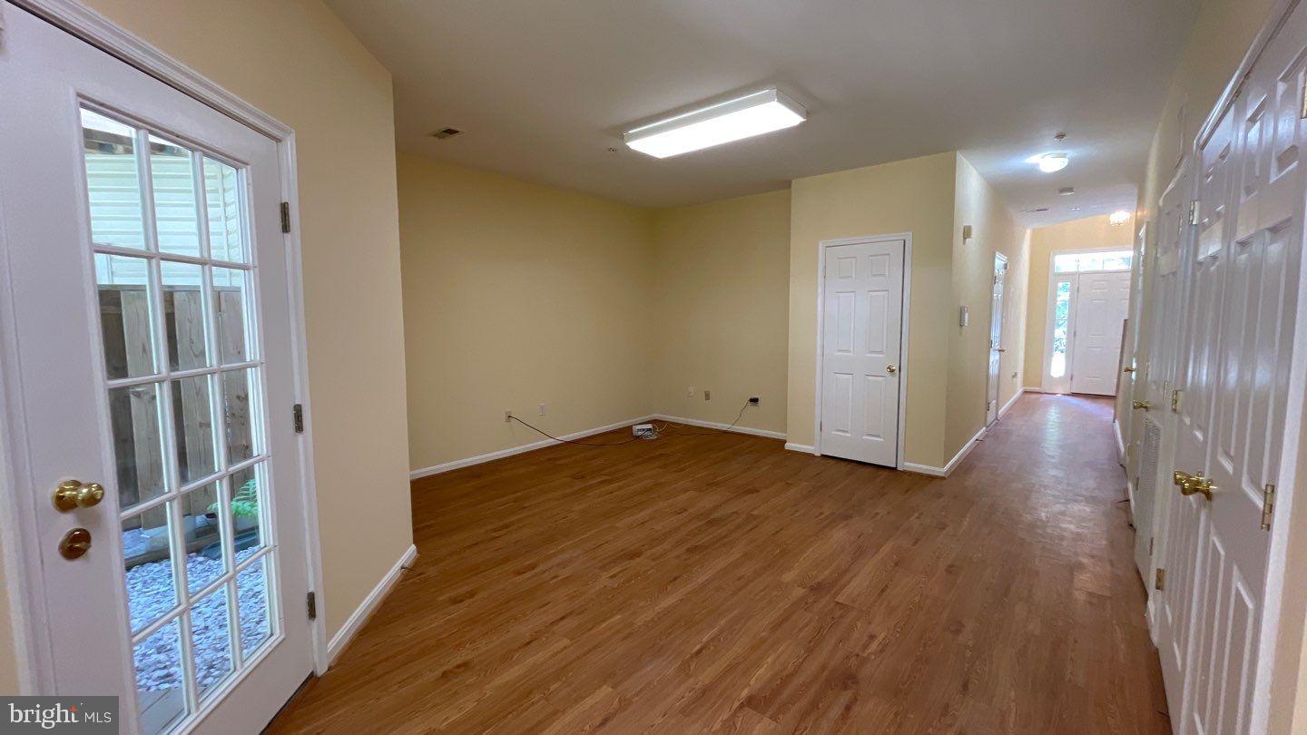 STONEHAVEN - Residential Lease