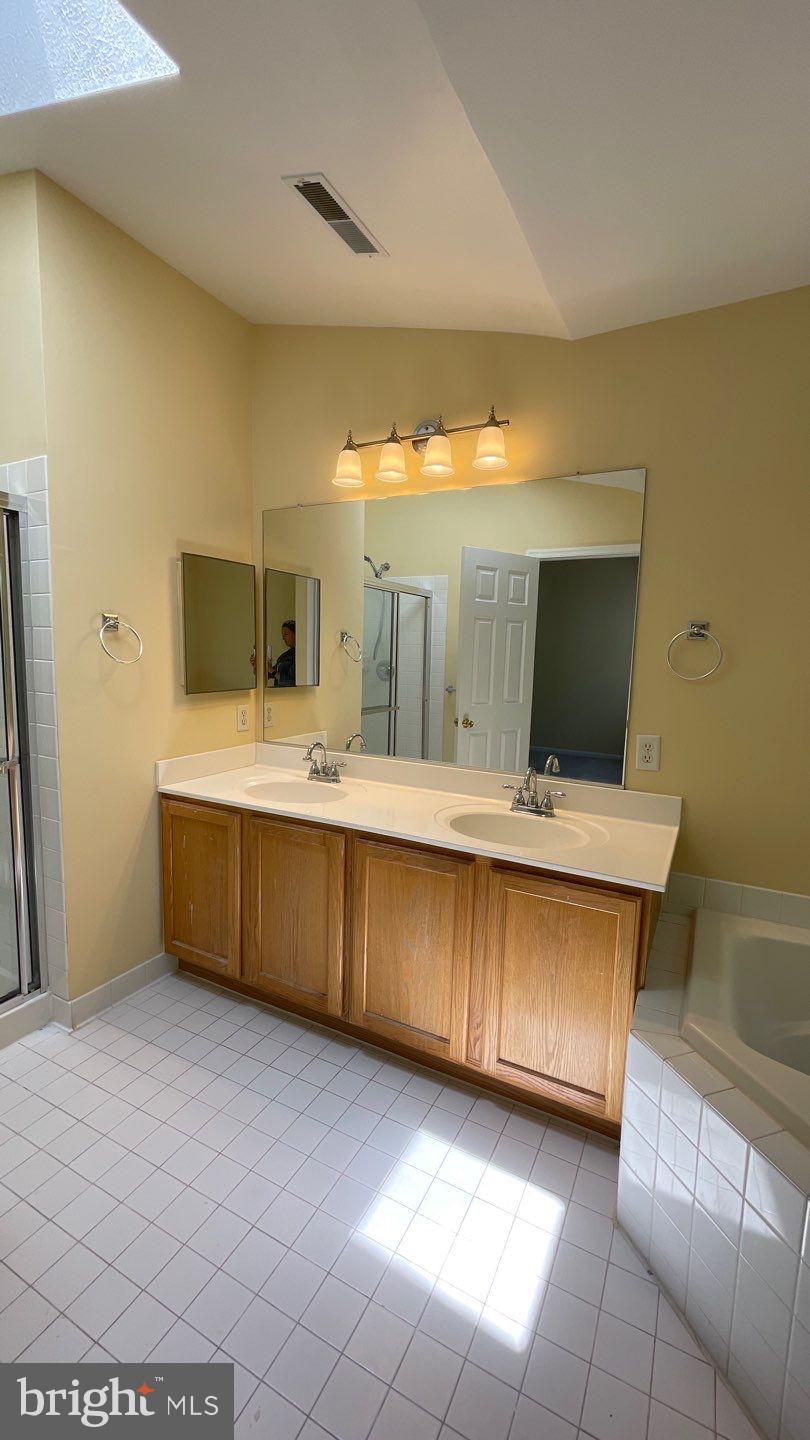 STONEHAVEN - Residential Lease