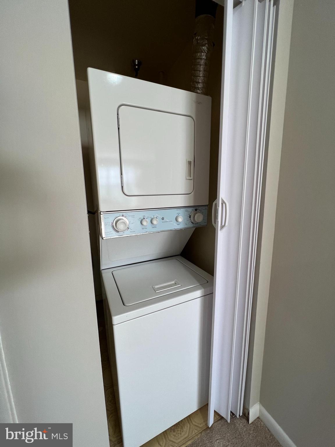 DEVON HILLS CONDO - Residential Lease