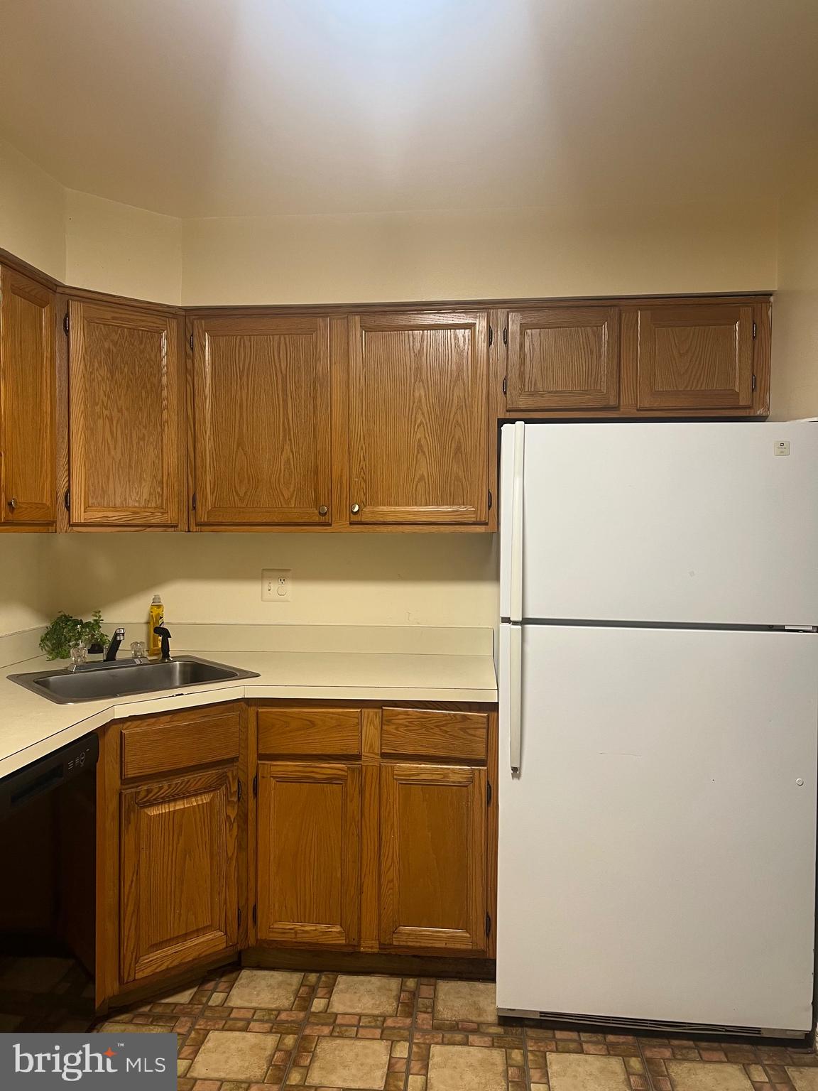 DEVON HILLS CONDO - Residential Lease