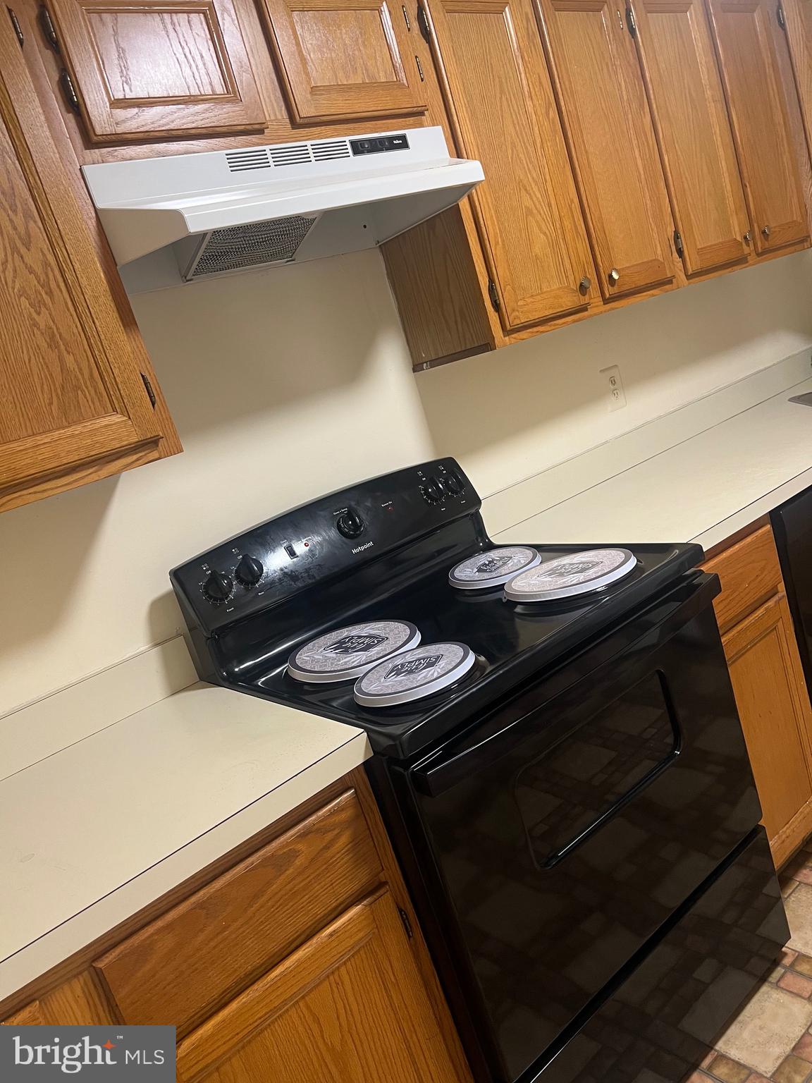 DEVON HILLS CONDO - Residential Lease