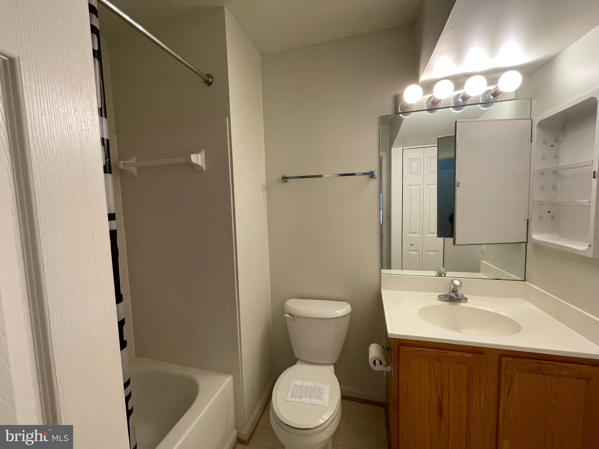 GERMANTOWN ESTATES - Residential Lease