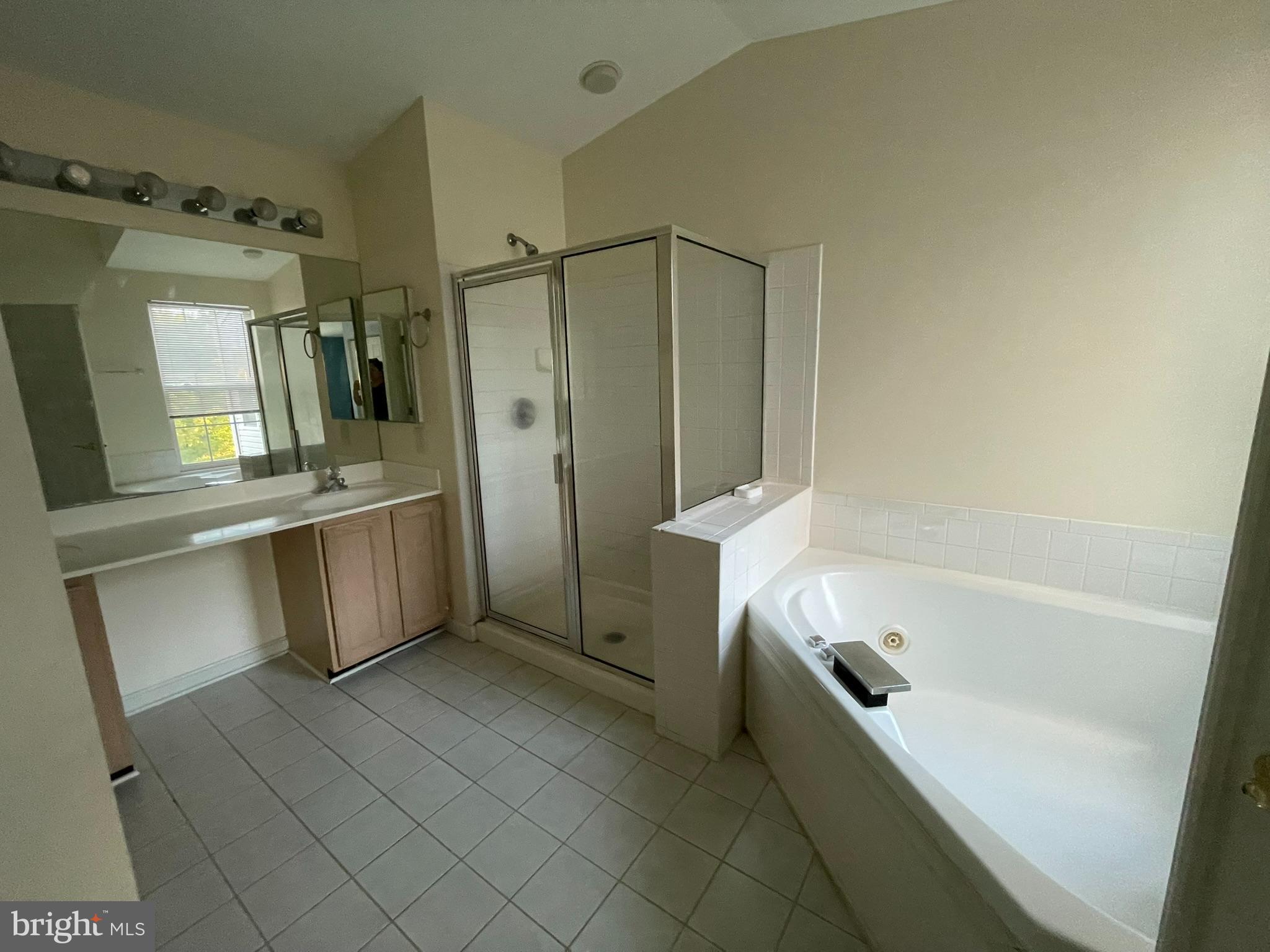 GERMANTOWN ESTATES - Residential Lease