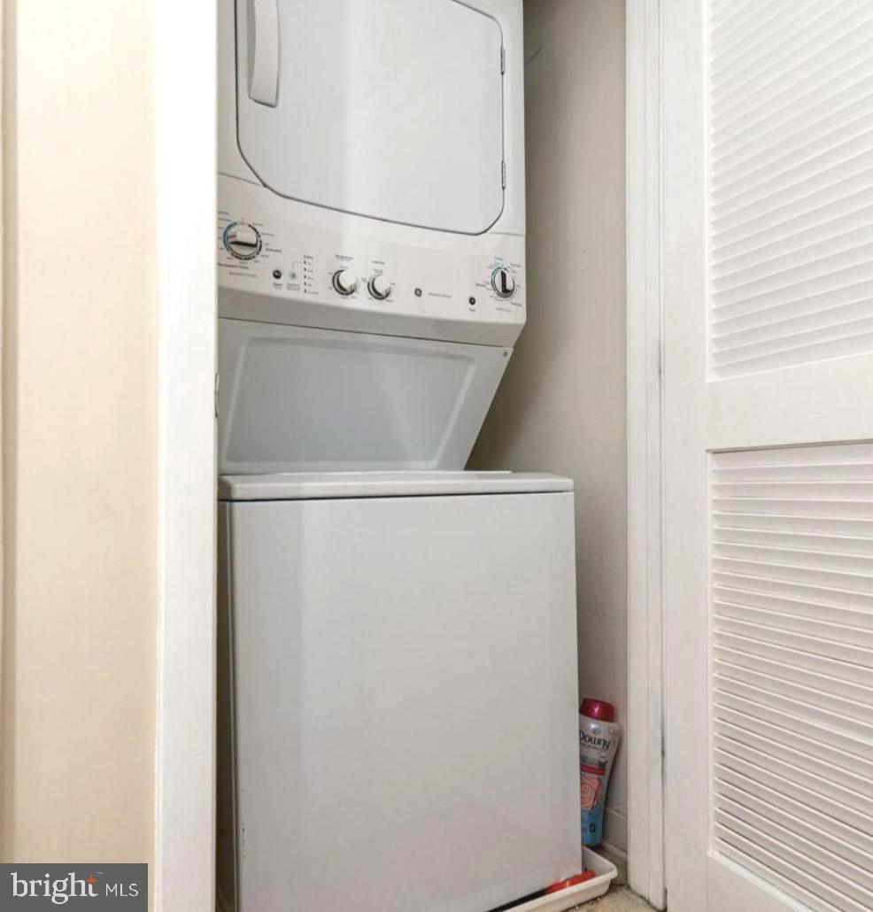 VILLAGE LOFTS - Residential