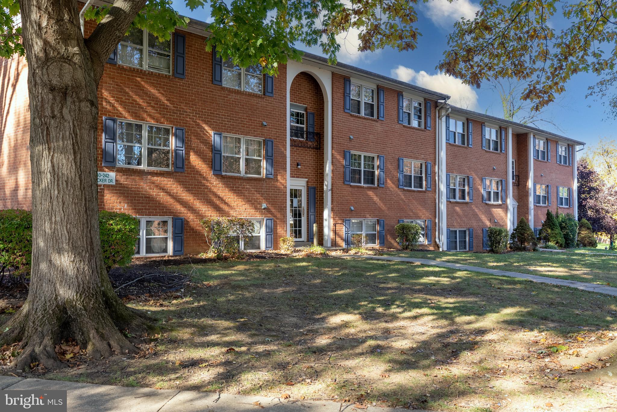 HICKORY HILLS CONDOMINIUMS - Residential