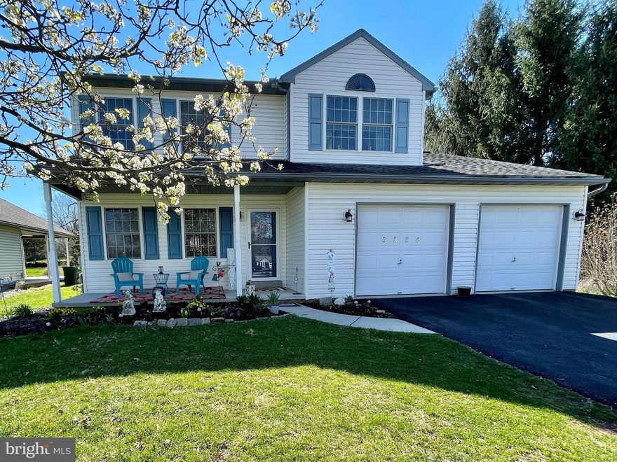 Welcome to 2824 Van Reed Rd in the desirable Wilson School District.  This home is in a fabulous location and has been well cared for by the original owners.  Built in 2002 this home features a large kitchen which opens to the family room, and half bath.  The main level of the home also features a separate living room, dining room, and access to the large vinyl deck behind the home.  Upstairs you will find the master bedroom, with his and hers closets as well as a full bathroom, you will also find two other bedrooms and laundry room! 
 You will not want to miss seeing this lovely home!  The water system has been upgraded and includes a reverse osmosis filtration system for drinking water.  Please contact the listing agent with any questions.