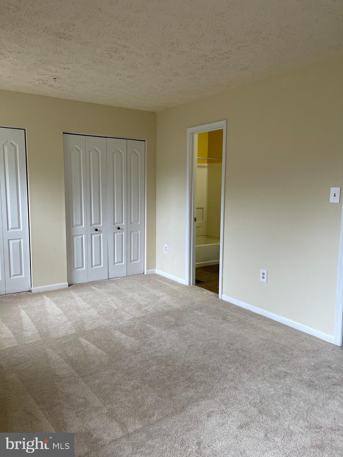 SOUTH HAMPTON - Residential