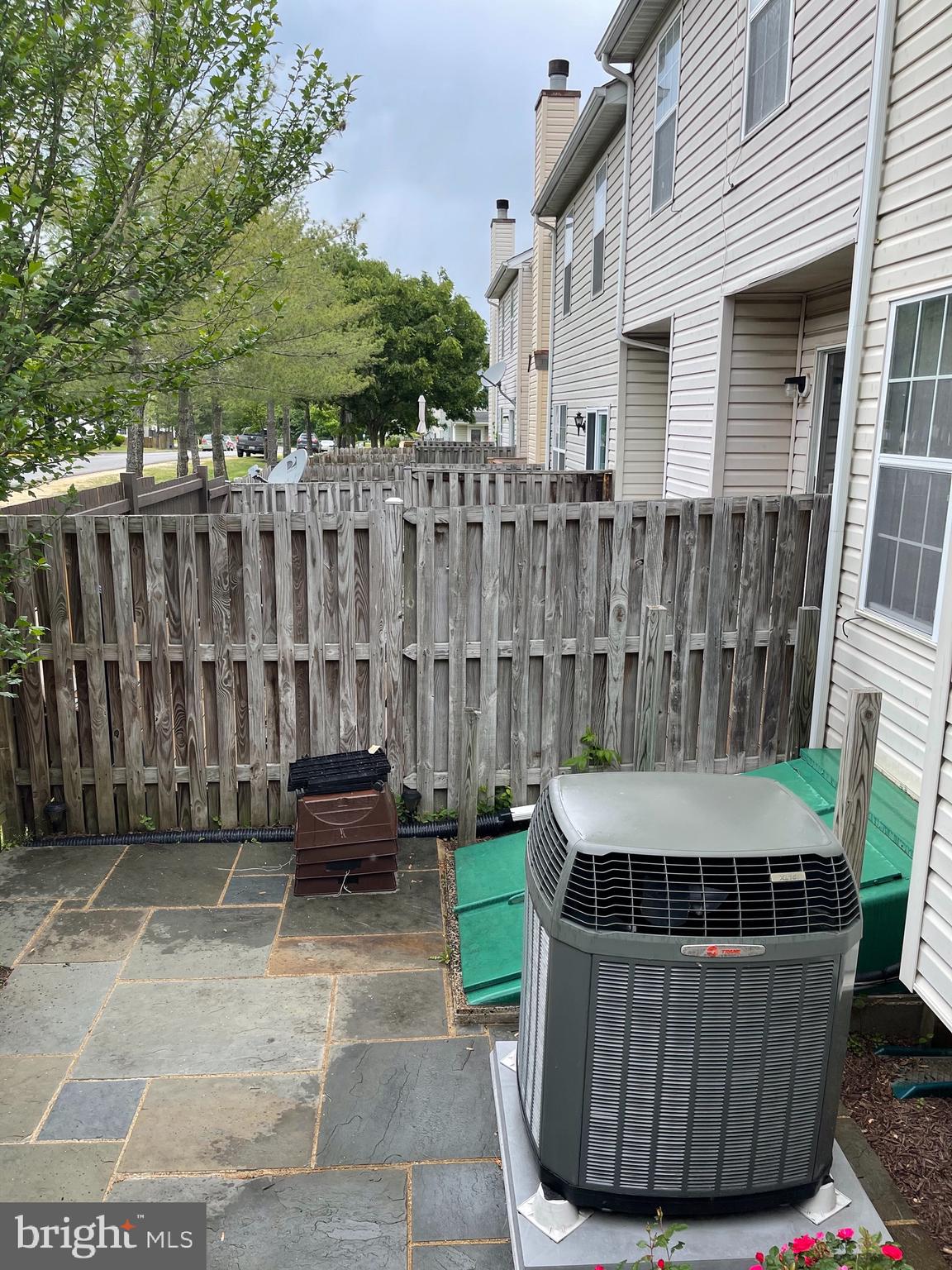 SOUTH HAMPTON - Residential