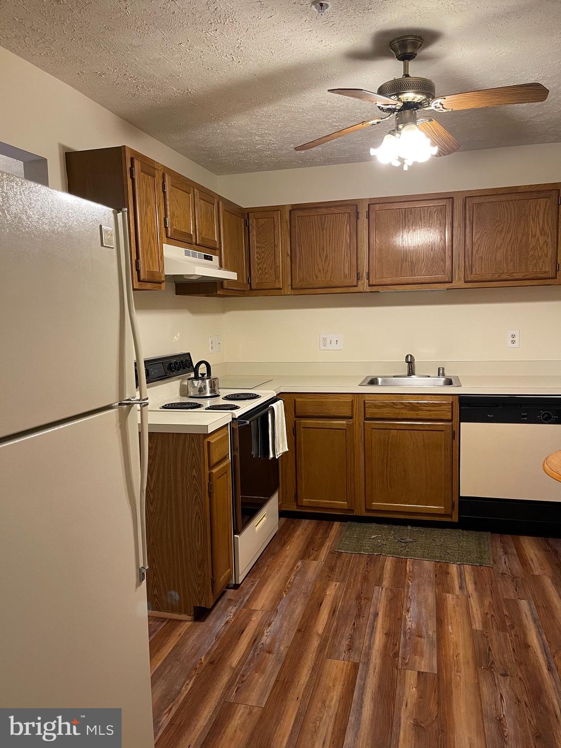 SOUTH HAMPTON - Residential