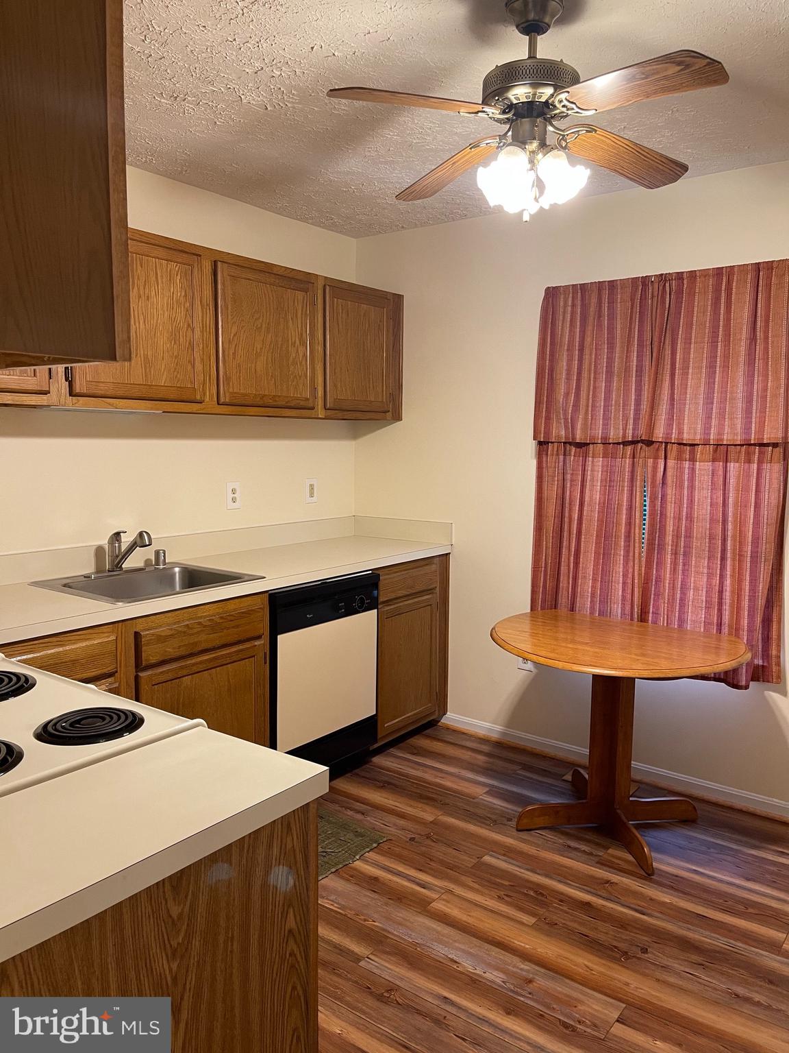 SOUTH HAMPTON - Residential