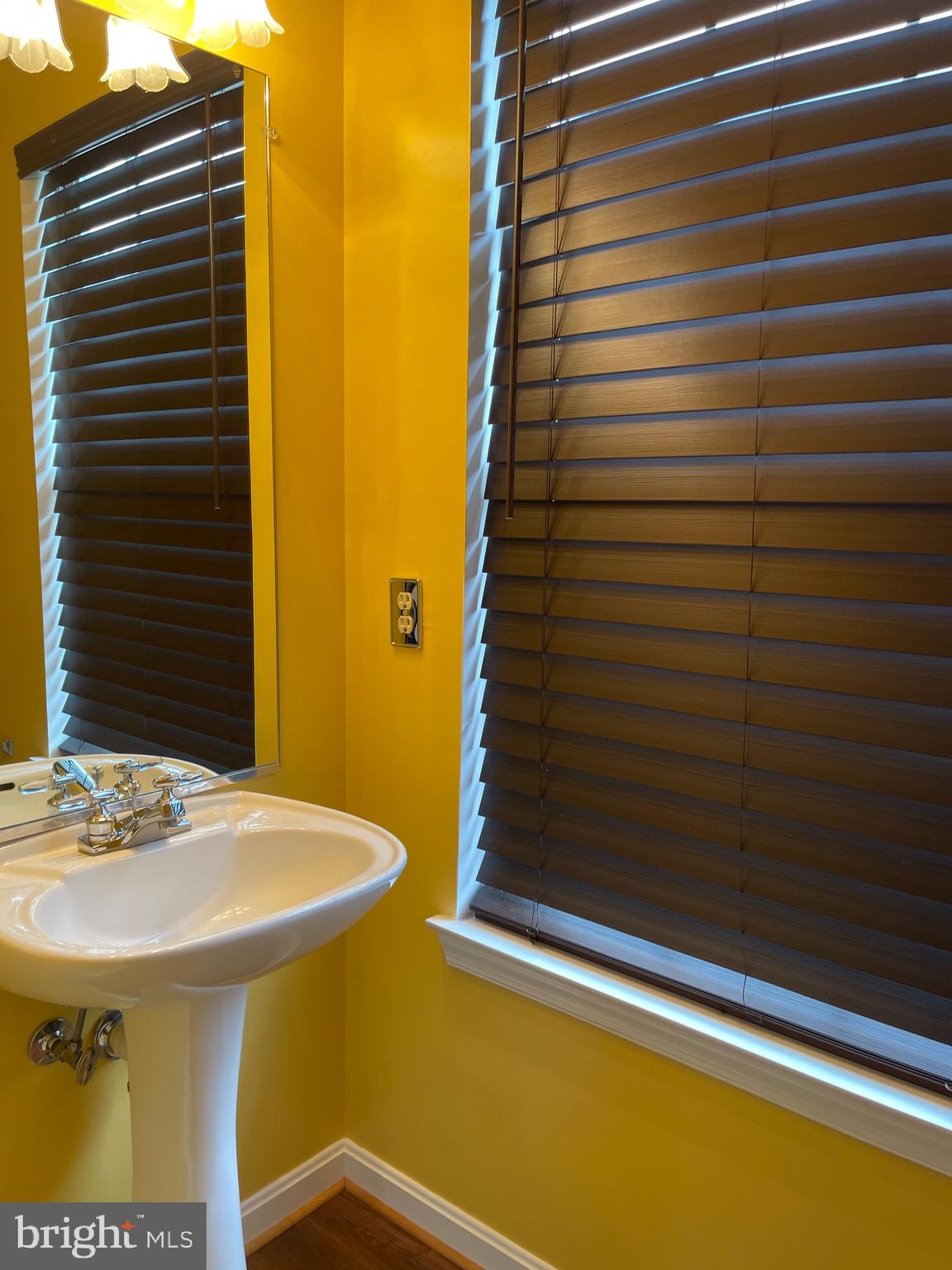 SOUTH HAMPTON - Residential