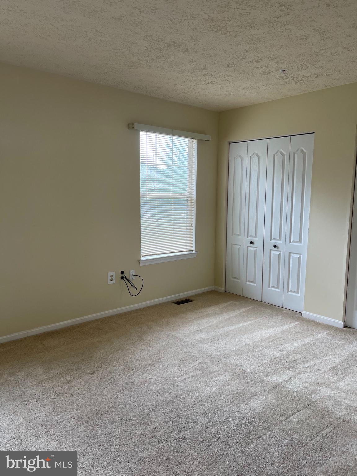 SOUTH HAMPTON - Residential