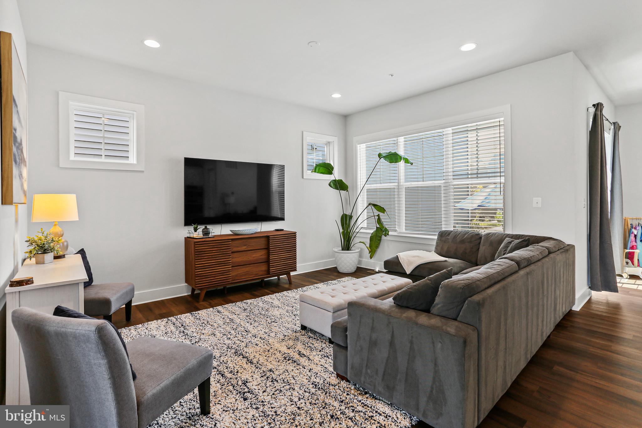 TWO RIVERS - Residential