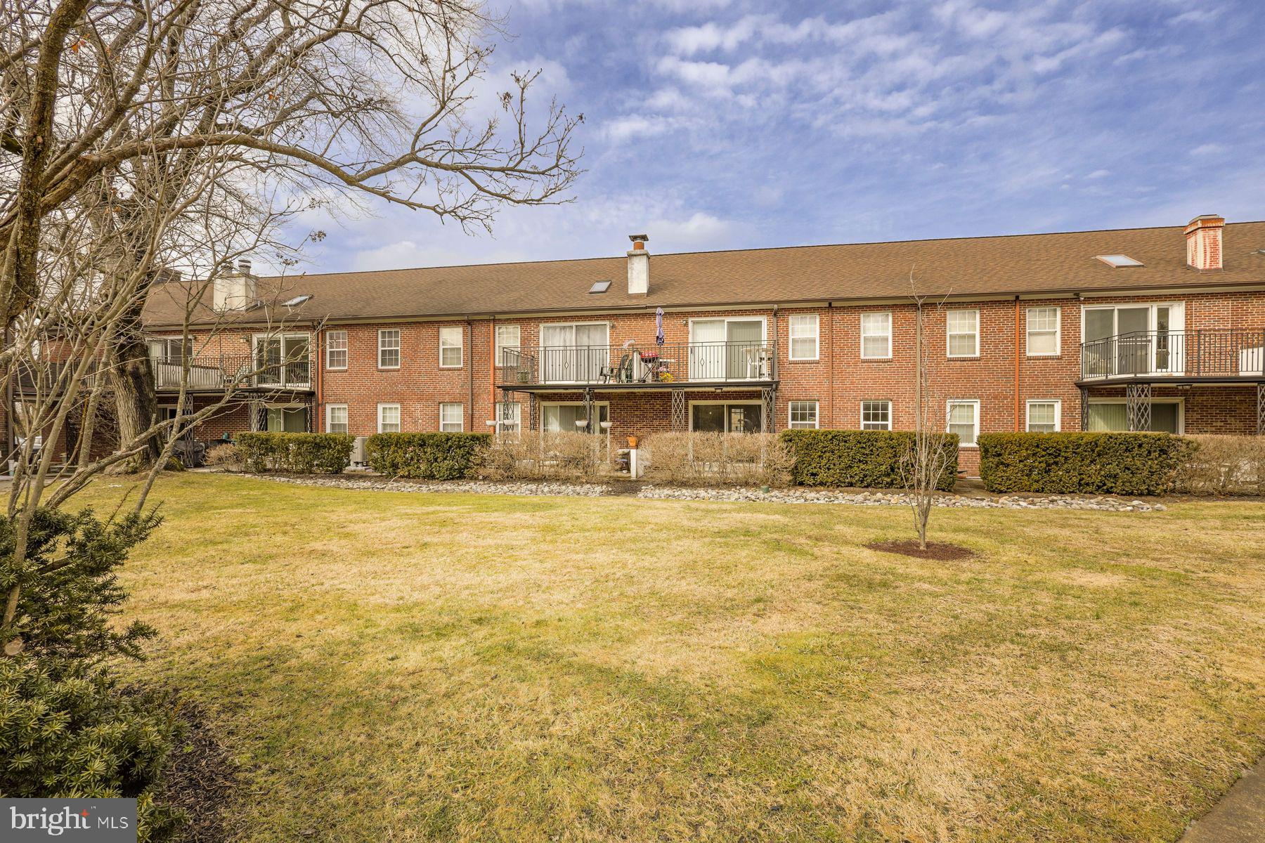 MAYFLOWER SQUARE - Residential