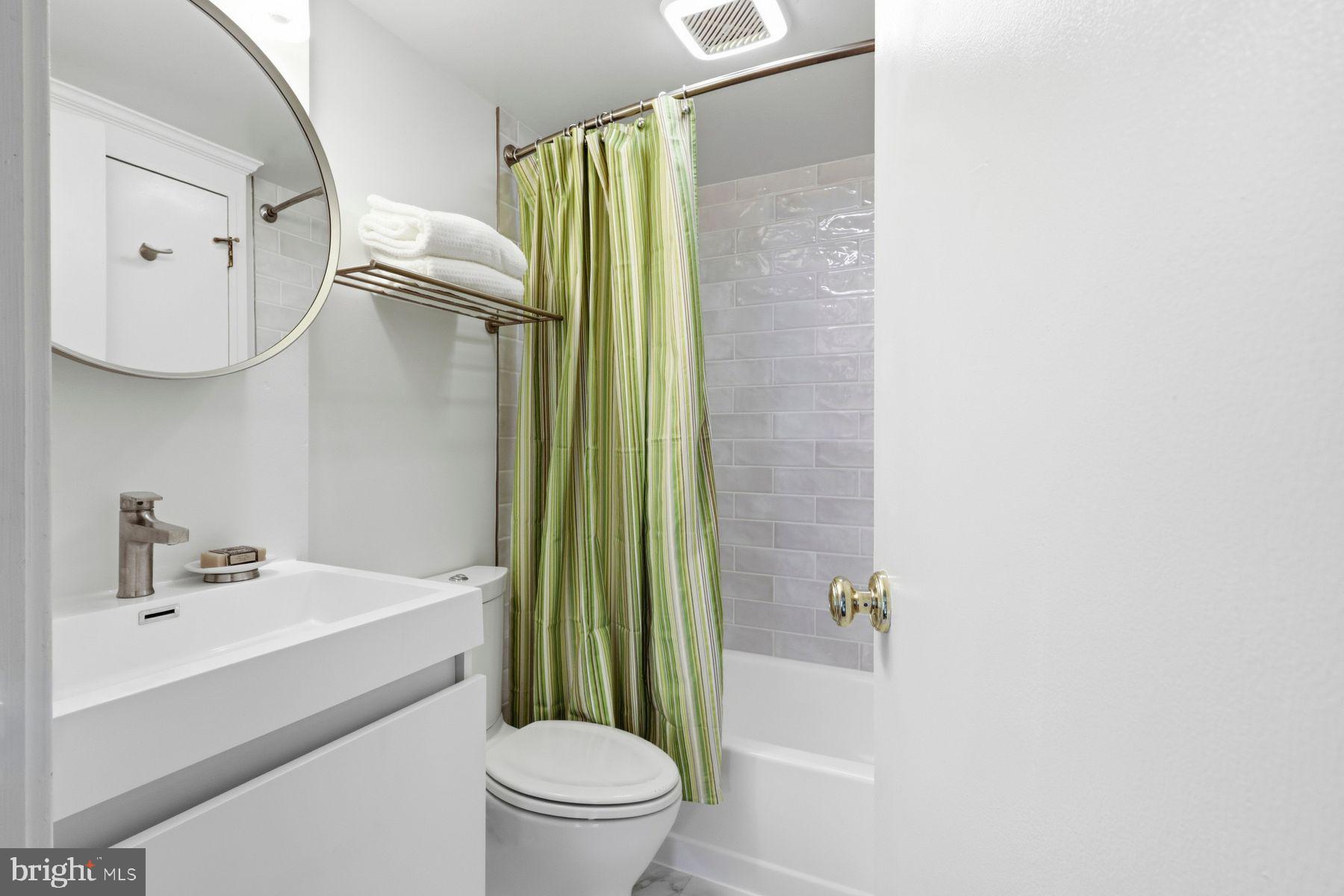 MAYFLOWER SQUARE - Residential