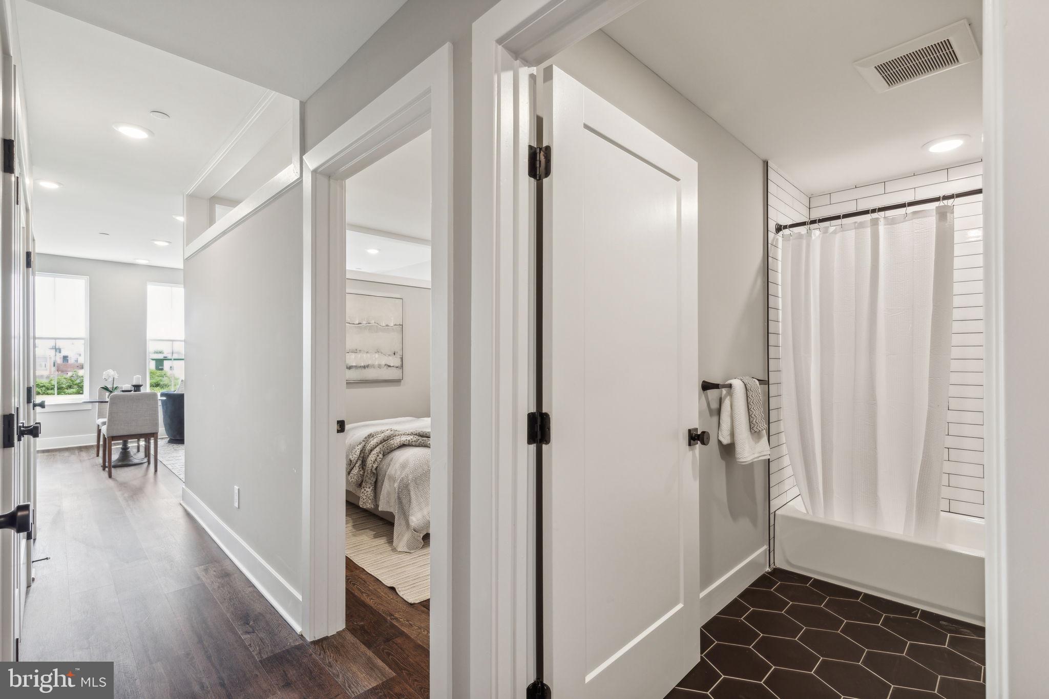 EAST KENSINGTON - Residential Lease