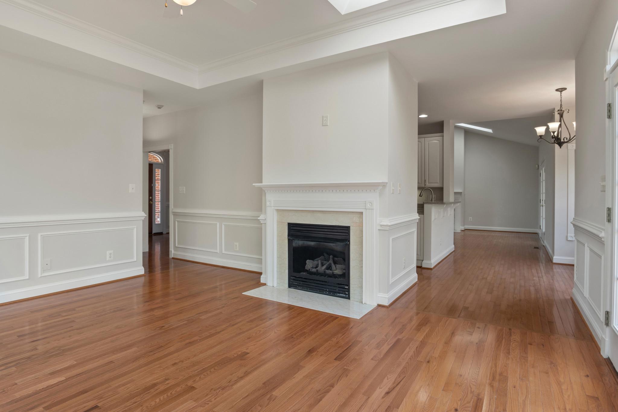 CARRIAGE HOUSE CHASE - Residential