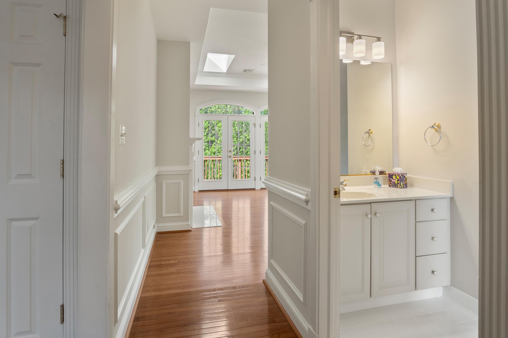 CARRIAGE HOUSE CHASE - Residential