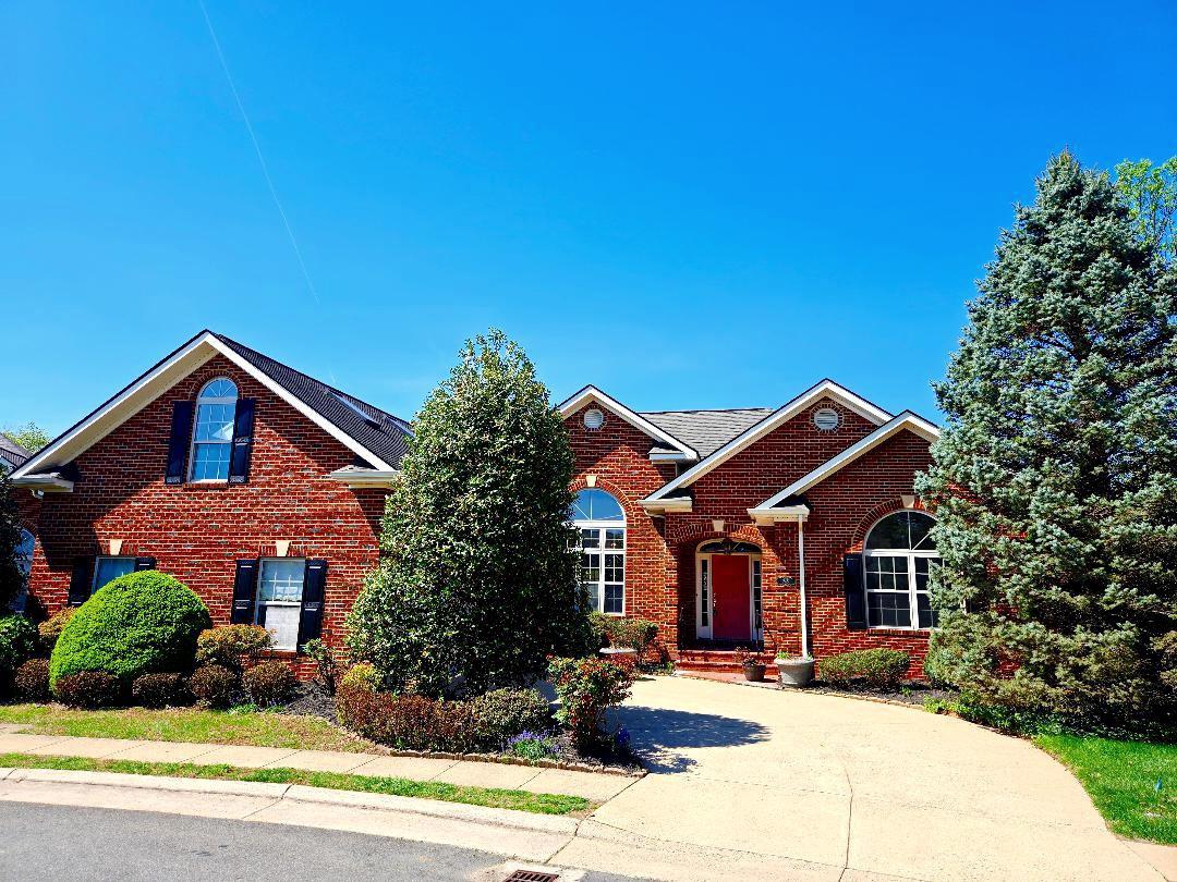 CARRIAGE HOUSE CHASE - Residential