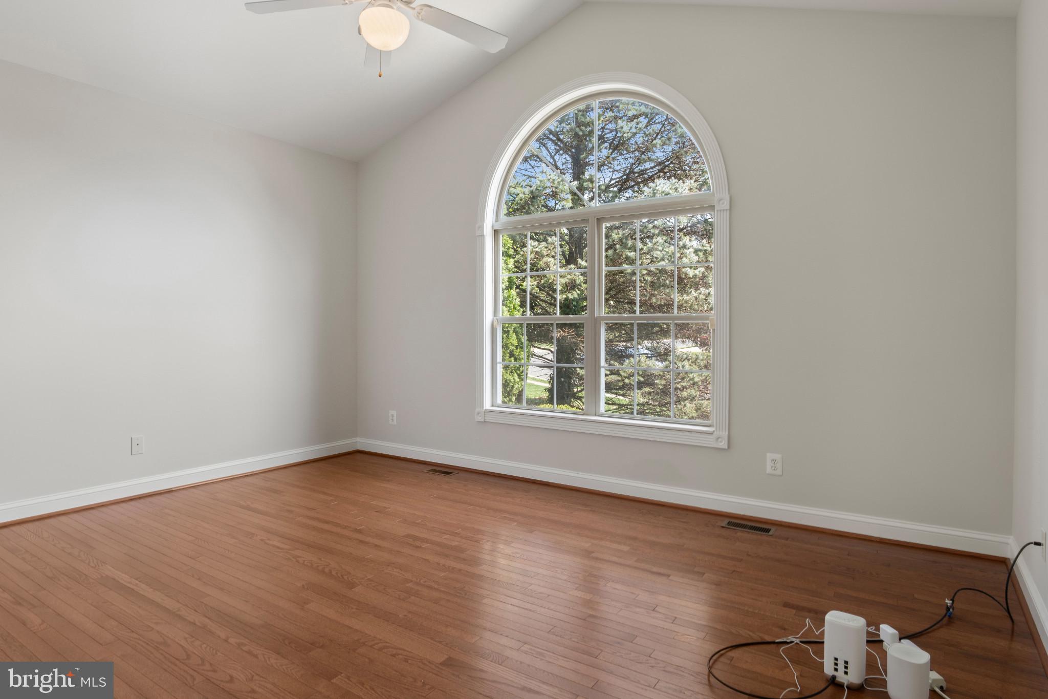 CARRIAGE HOUSE CHASE - Residential