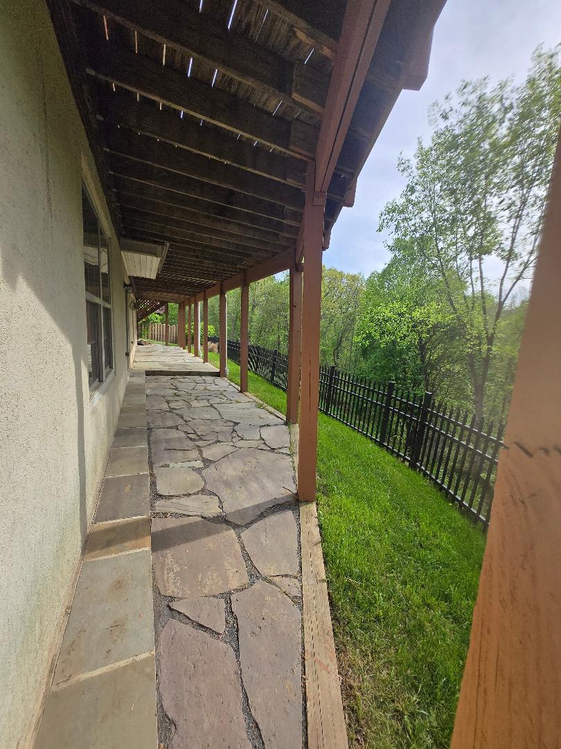 CARRIAGE HOUSE CHASE - Residential