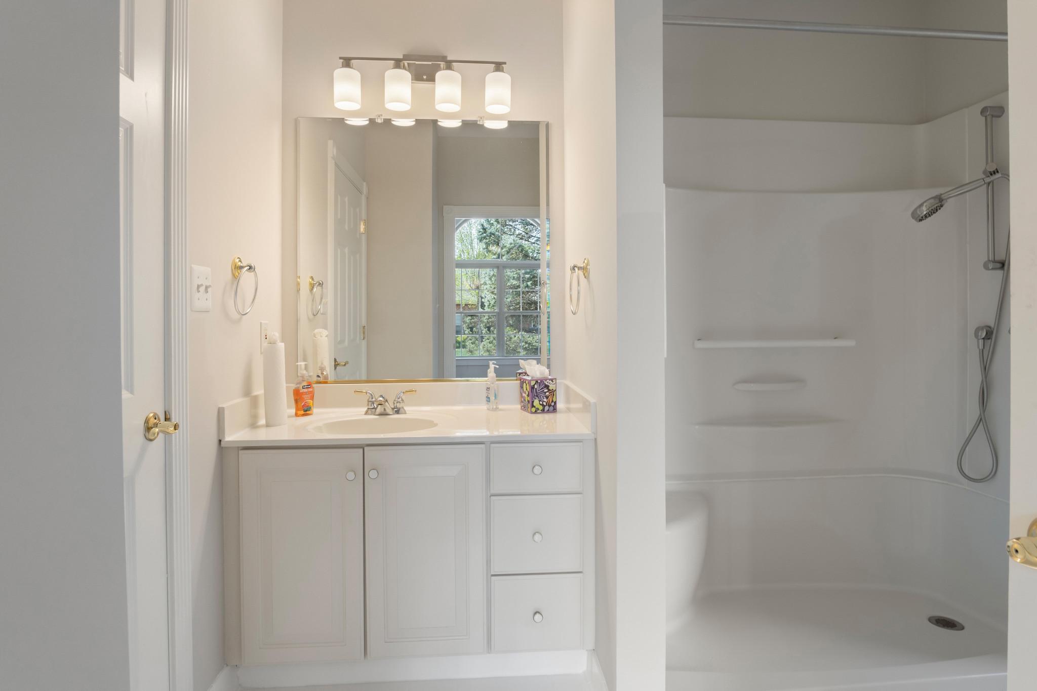 CARRIAGE HOUSE CHASE - Residential