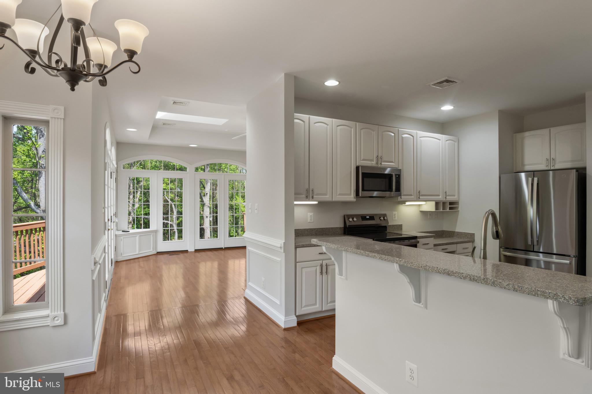 CARRIAGE HOUSE CHASE - Residential