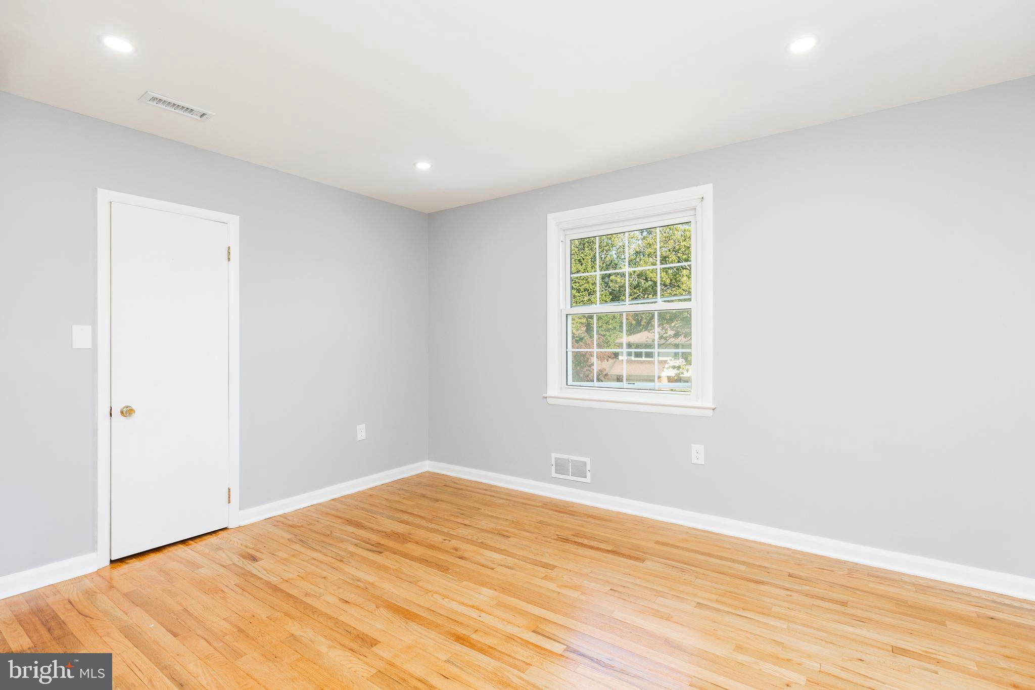 GRAYLYN CREST - Residential Lease